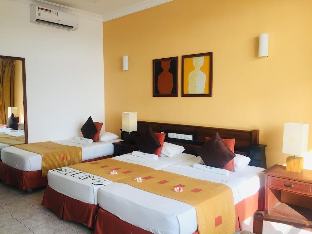 Induruwa Beach Resort Exterior photo
