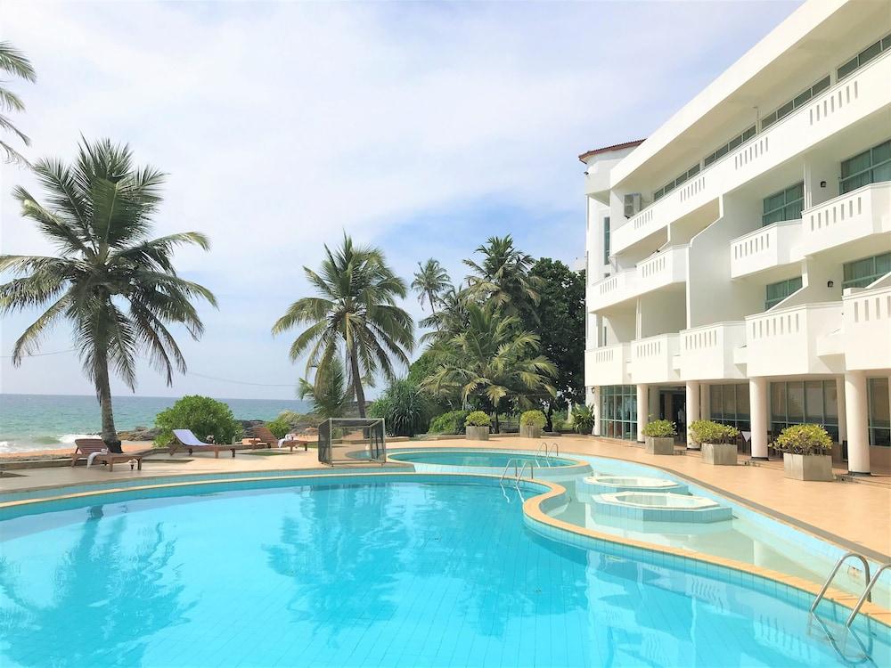 Induruwa Beach Resort Exterior photo