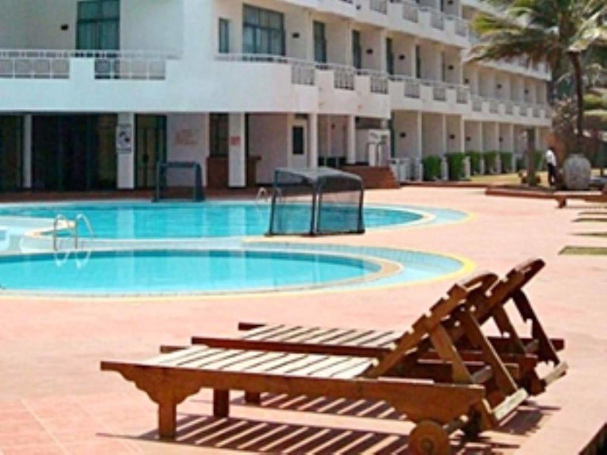 Induruwa Beach Resort Exterior photo